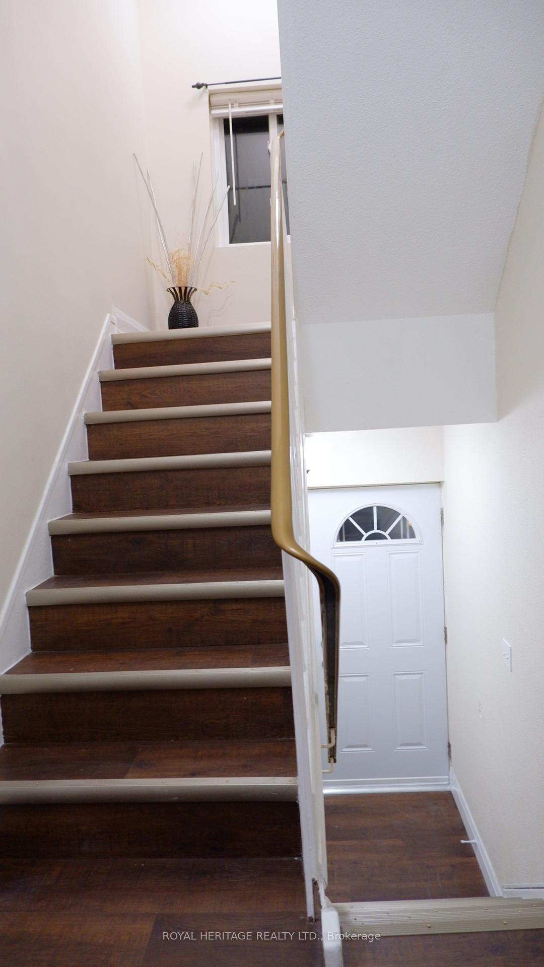3 Bedrooms Condo at 50 Golf Club,  Toronto For sale