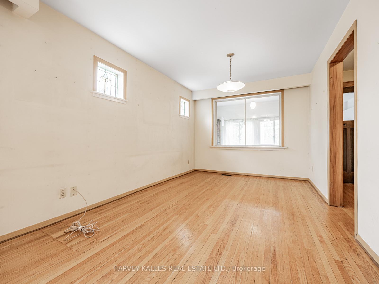 71 Mortimer Avenue