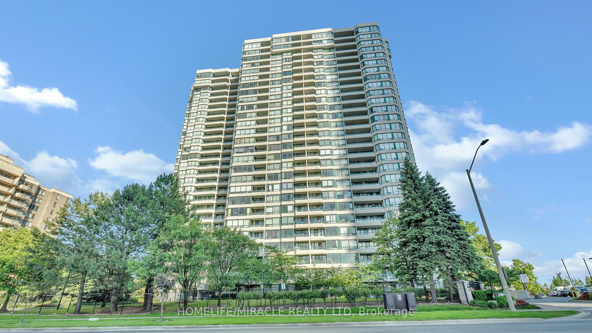 3 Bedrooms Condo at 550 Webb, Mississauga For sale