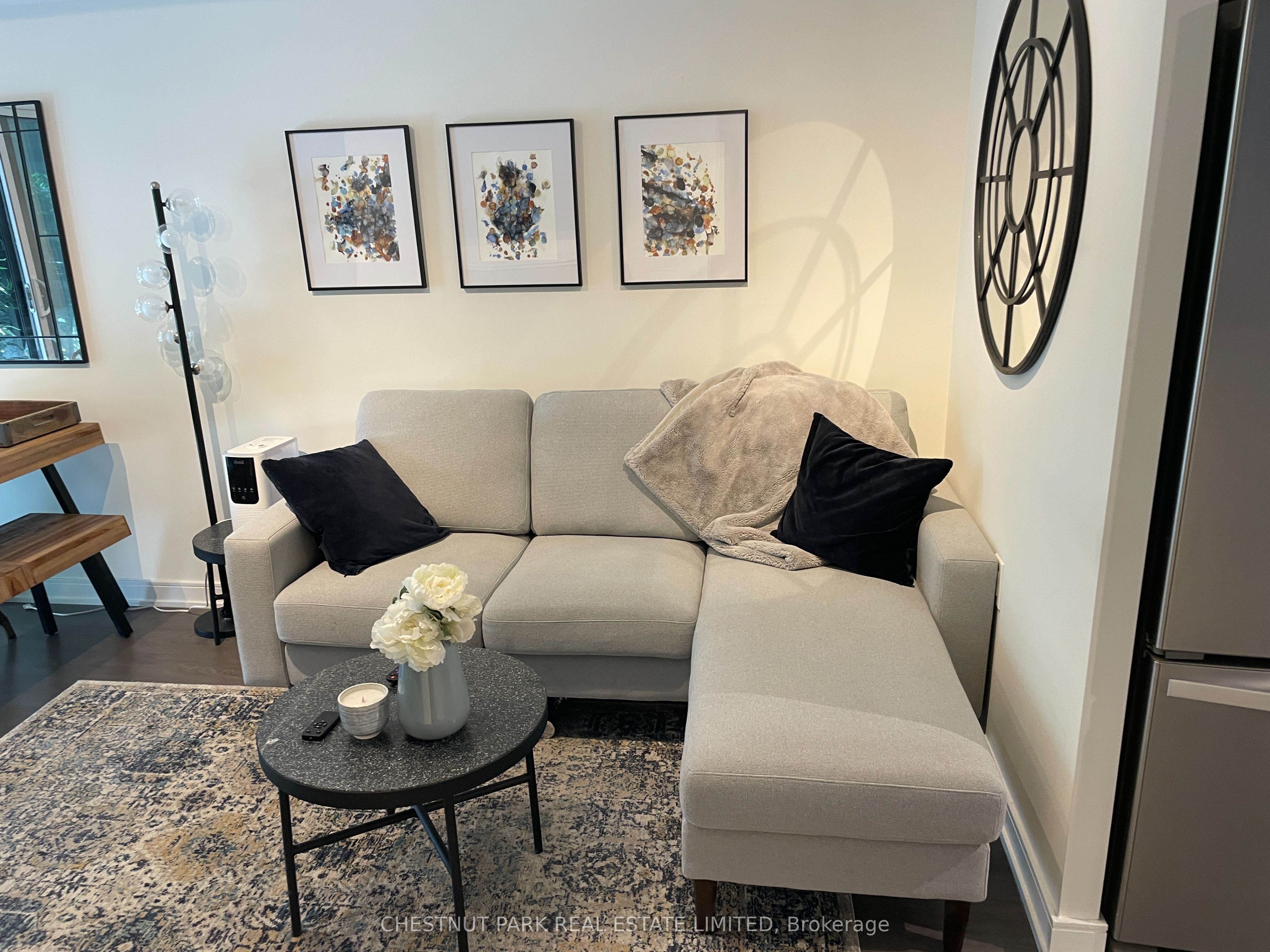 525 Adelaide Street W, #701