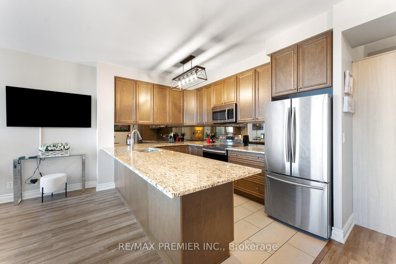 2 Bedrooms Condo at 9235 Jane,  Vaughan For sale