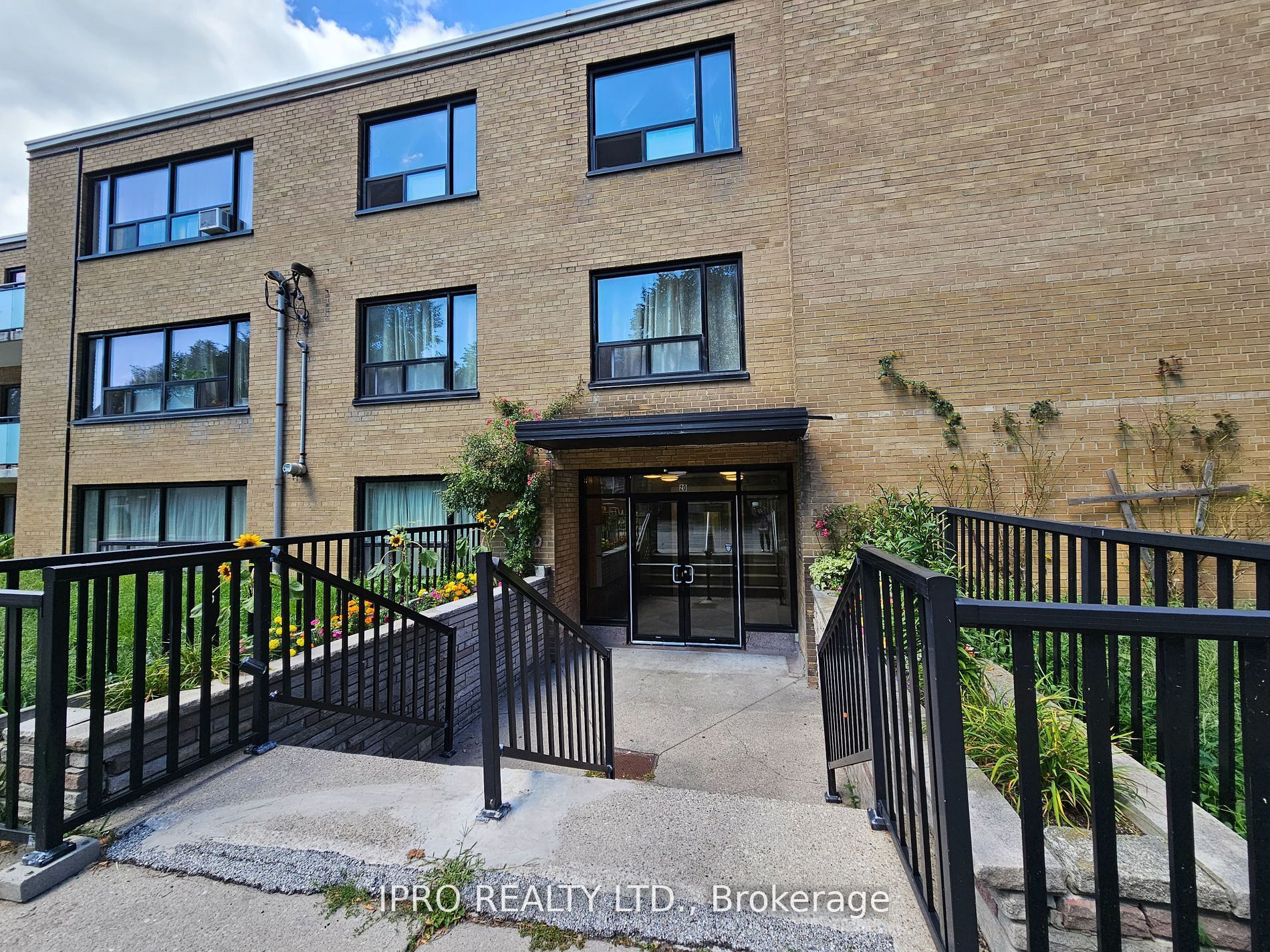 20 Cosburn Avenue, #101