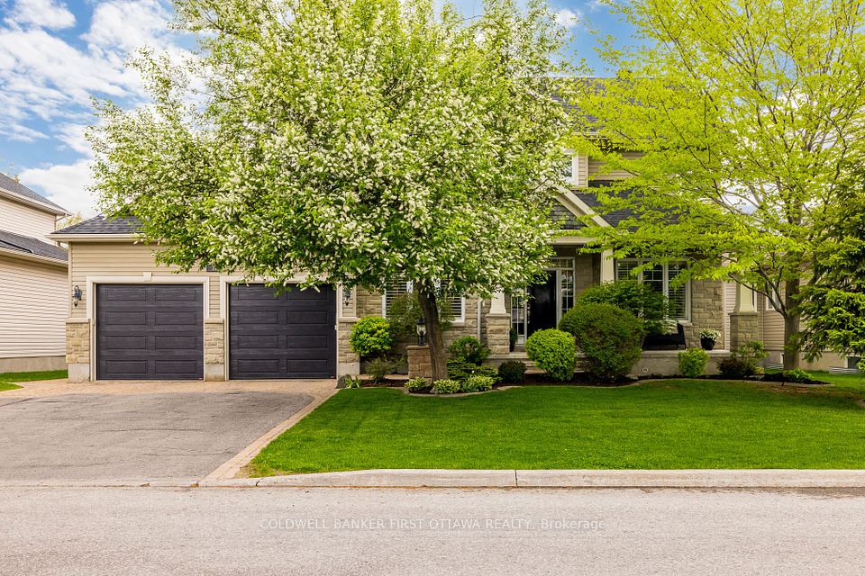 31 BAYWOOD