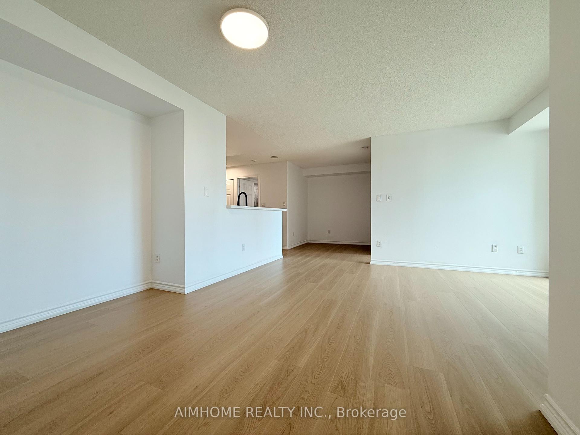 3 Bedrooms Condo at 7 Lorraine, Toronto For sale