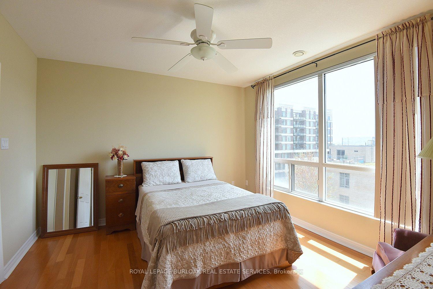 2 Bedrooms Condo at 1998 Ironstone, Burlington For sale