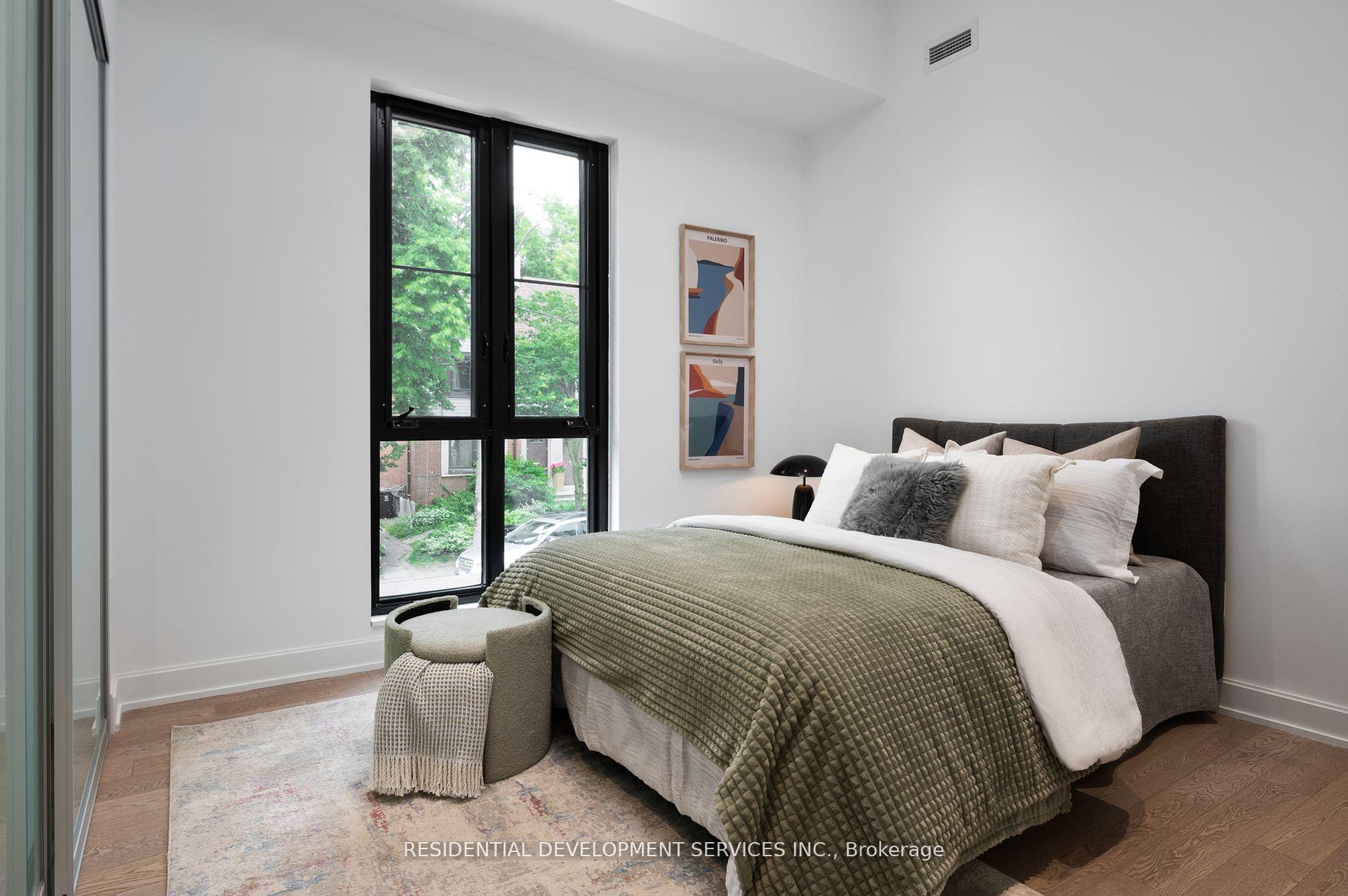 4 Bedrooms Condo at 1 Strathgowan,  Toronto For sale