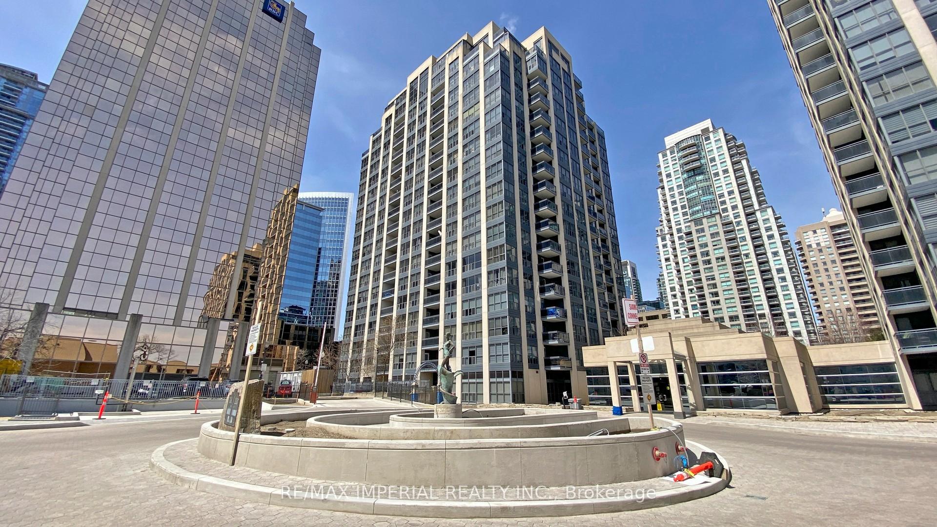 3 Bedrooms Condo at 18 Hollywood, Toronto For sale