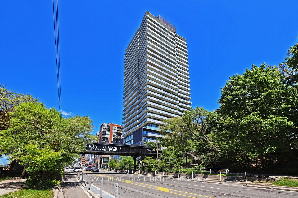 1815 Yonge