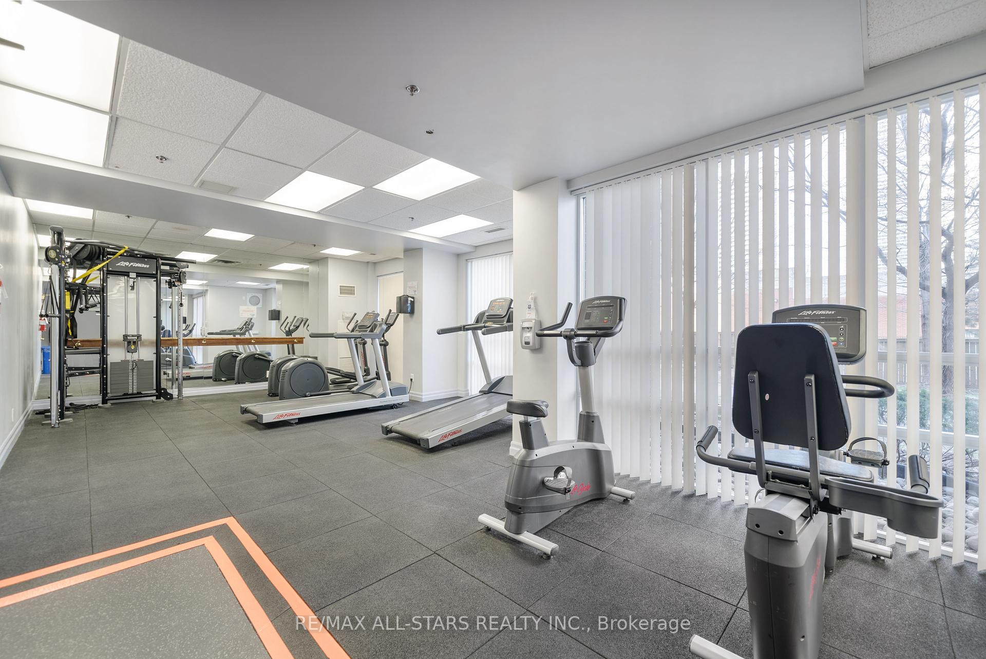2 Bedrooms Condo at 5 Michael Power, Toronto For sale