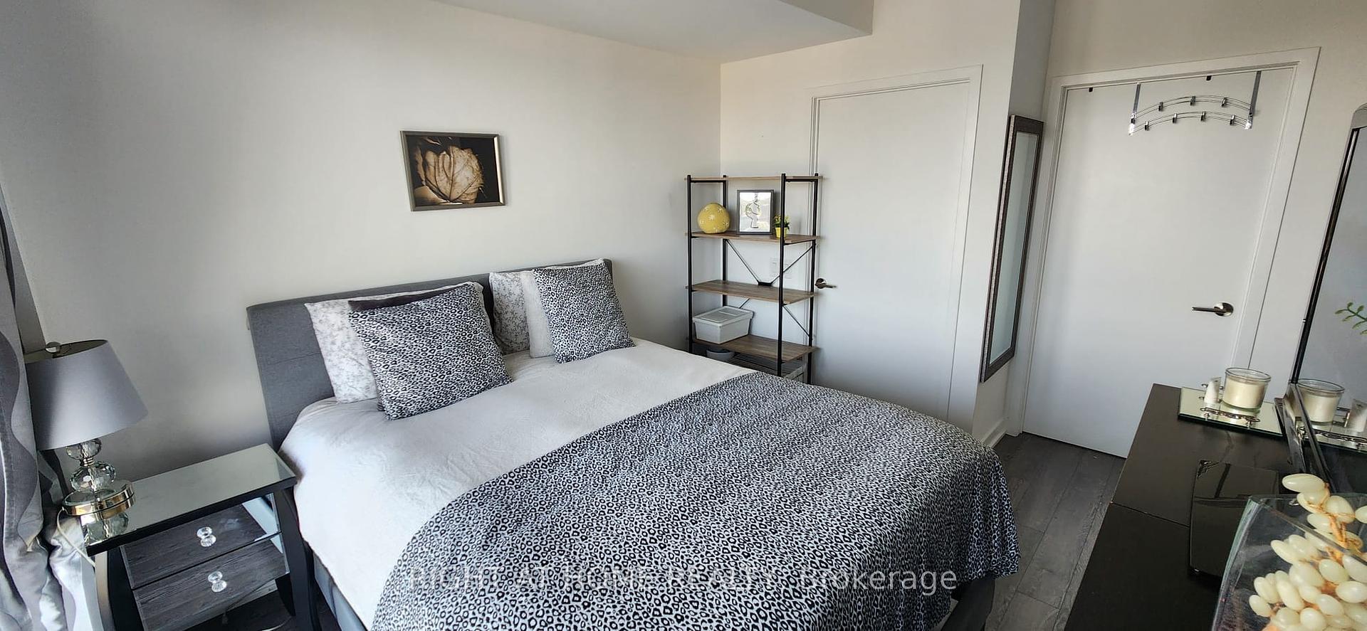 3 Bedrooms Condo at 20 O’Neill, Toronto For sale