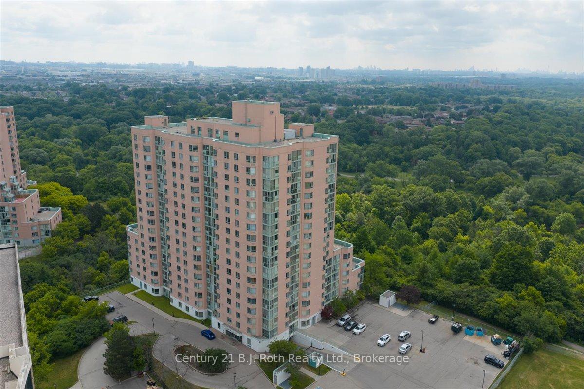 1 Bedroom Condo at 41 MARKBROOK, Toronto For sale