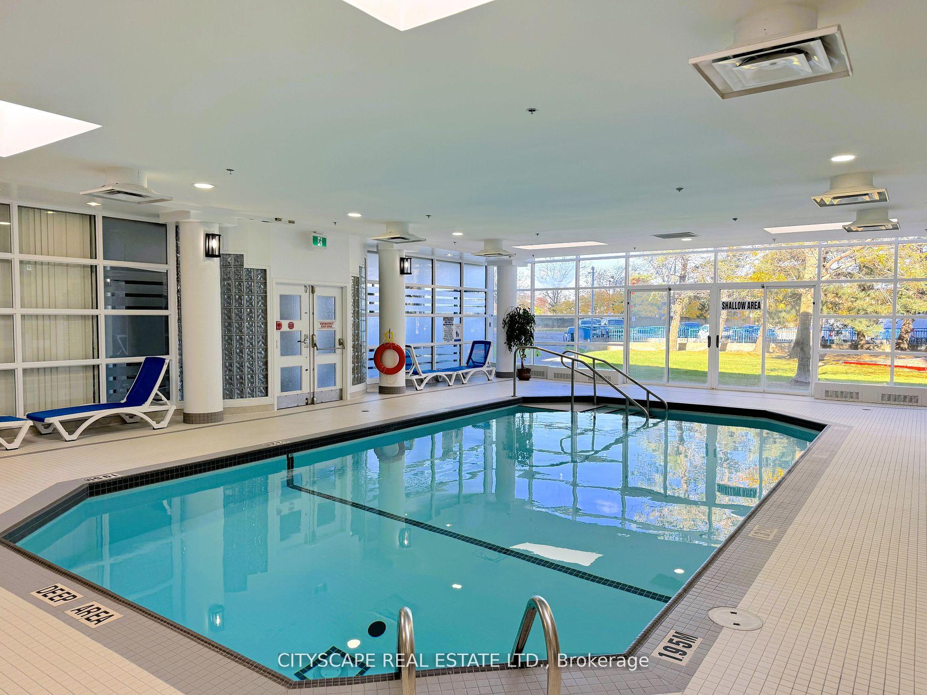 2 Bedrooms Condo at 25 Trailwood, Mississauga For sale