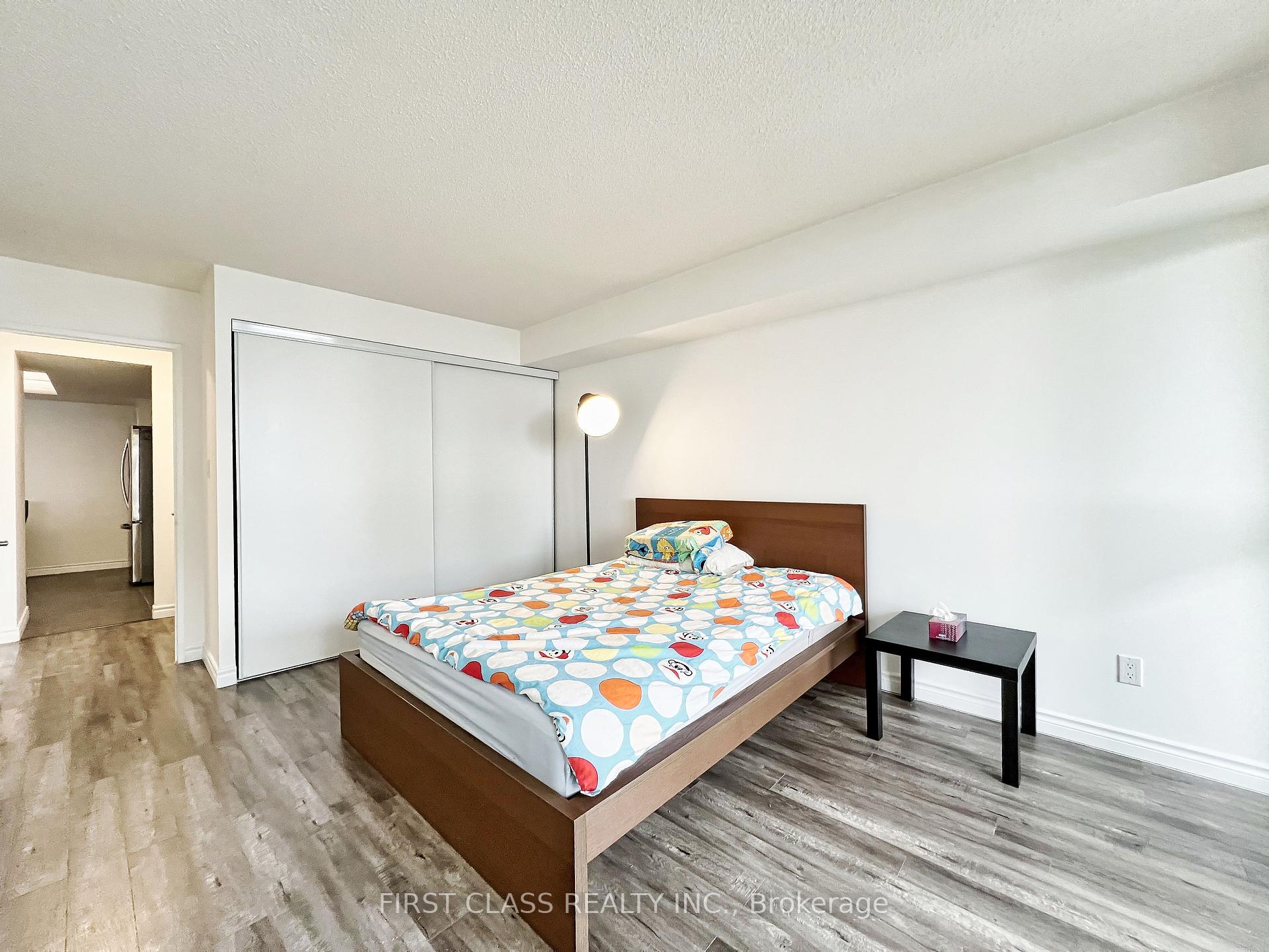 3 Bedrooms Condo at 275 Bamburgh, Toronto For sale