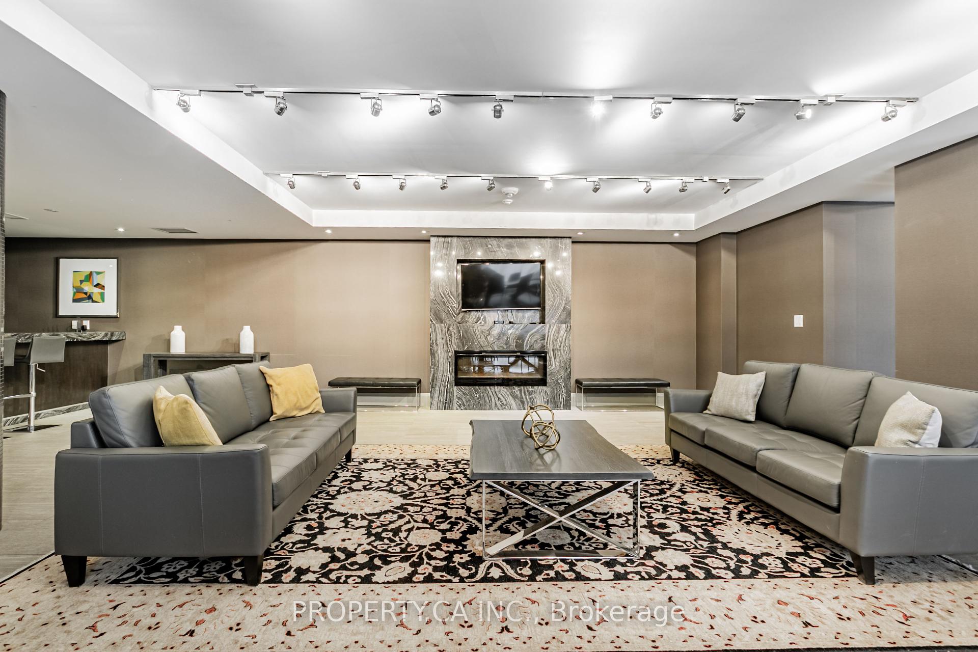2 Bedrooms Condo at 35 Bastion, Toronto For sale
