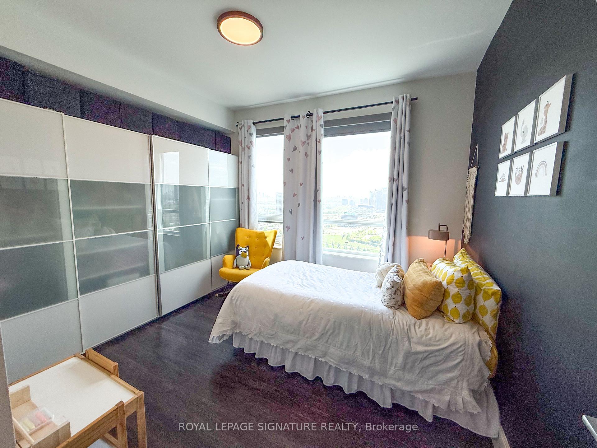 3 Bedrooms Condo at 181 Wynford, Toronto For sale