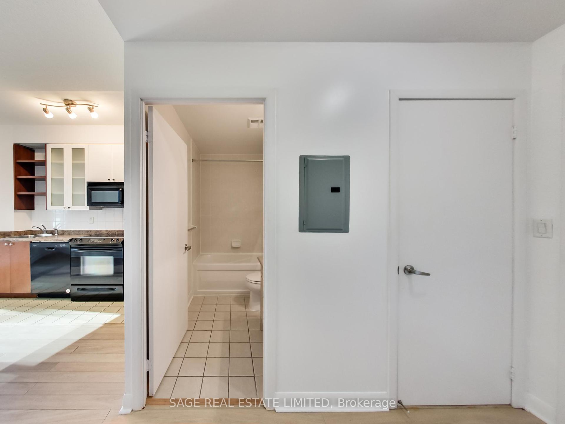 1 Bedroom Condo at 600 Fleet, Toronto For sale