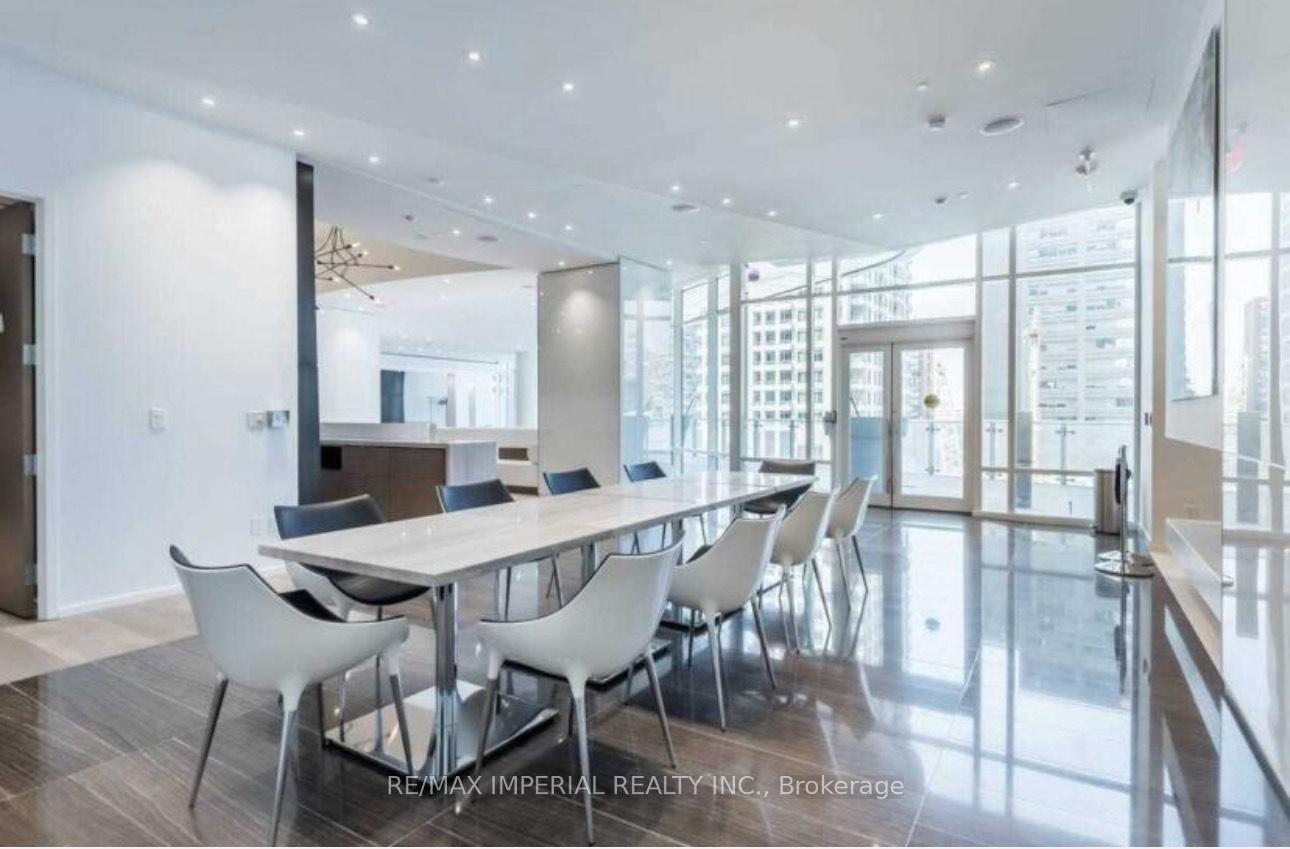 2 Bedrooms Condo at 1 Bloor, Toronto For sale