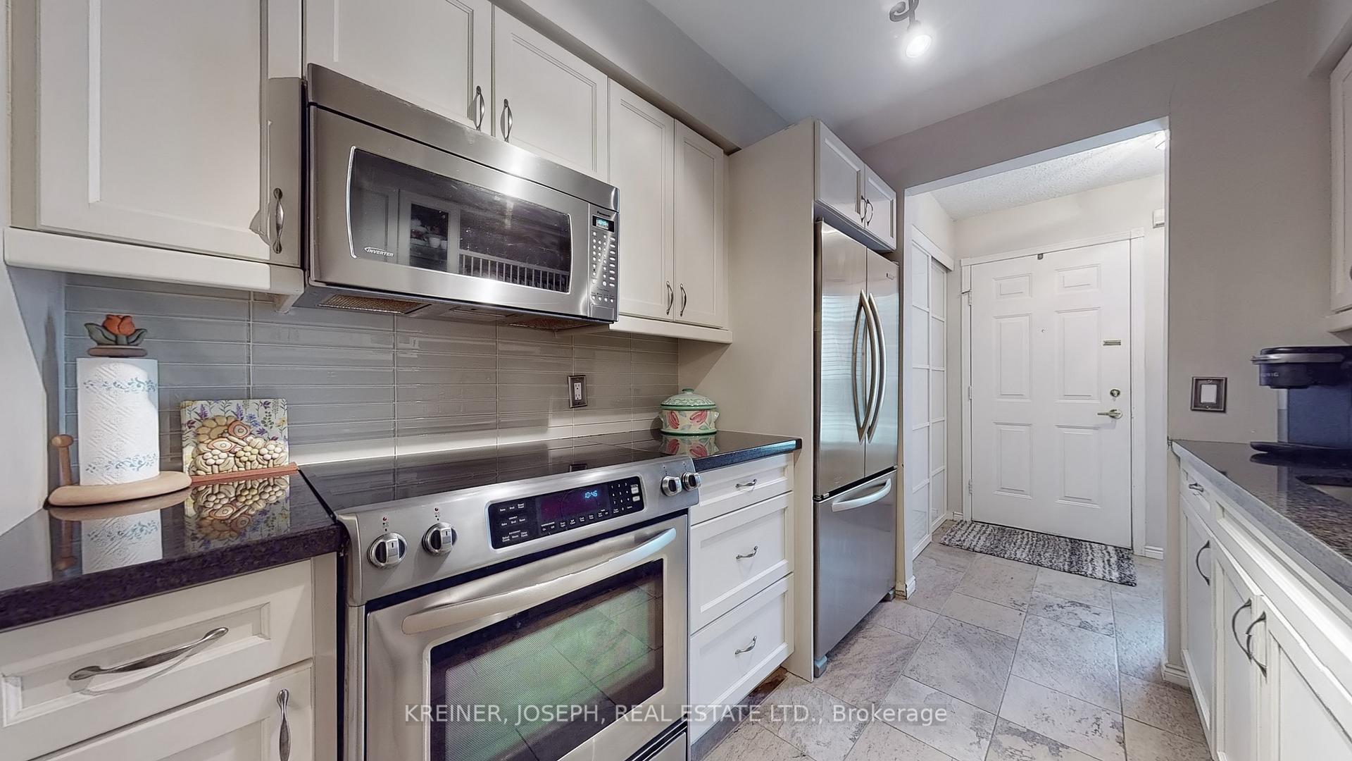 3 Bedrooms Condo at 900 Steeles,  Vaughan For sale