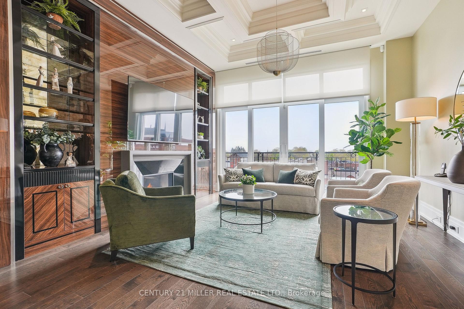 2 Bedrooms Condo at 300 Randall, Oakville For sale