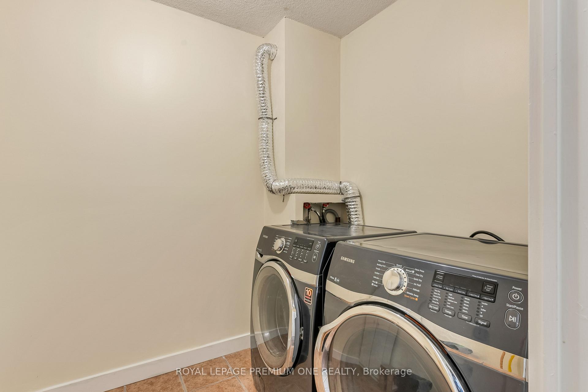 3 Bedrooms Condo at 238 Albion,  Toronto For sale