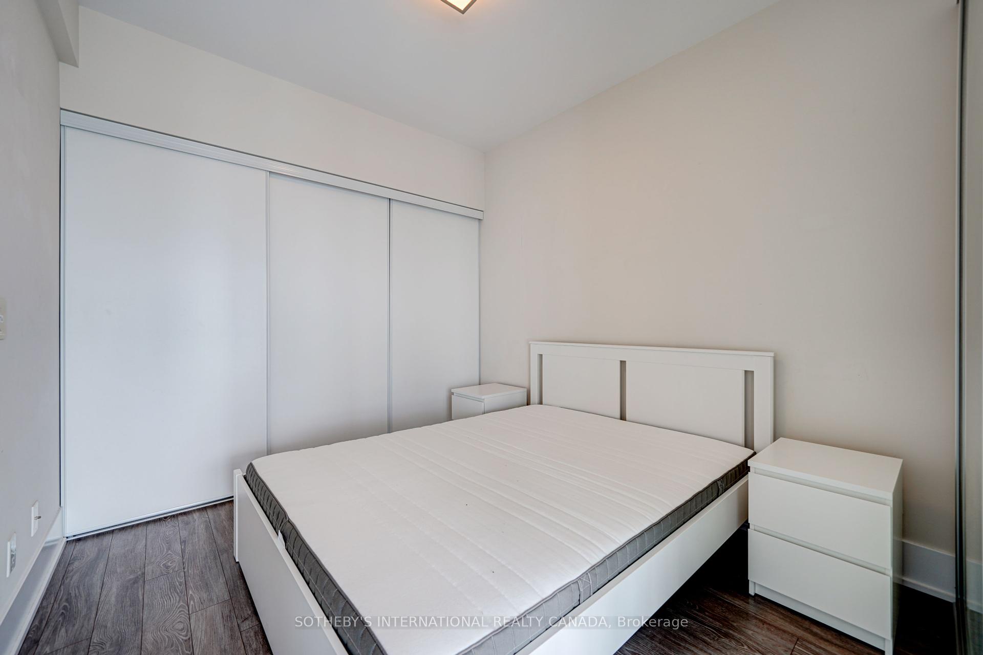 2 Bedrooms Condo at 300 Front, Toronto For sale
