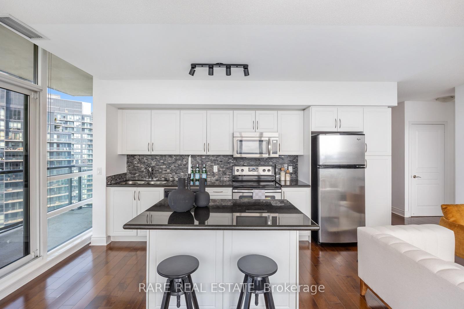 2 Bedrooms Condo at 2230 Lake Shore, Toronto For sale