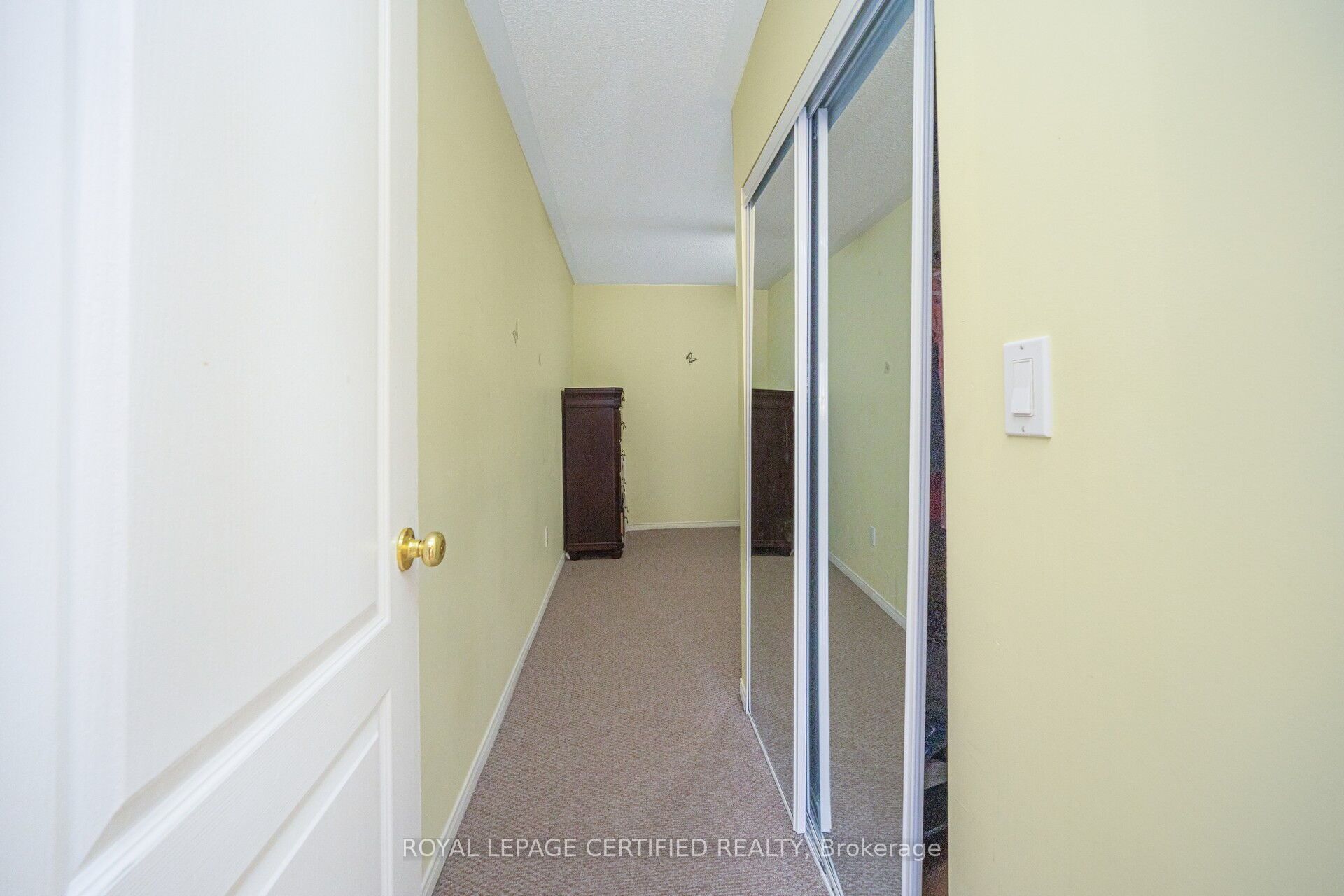 12 Sunnybrook Crescent
