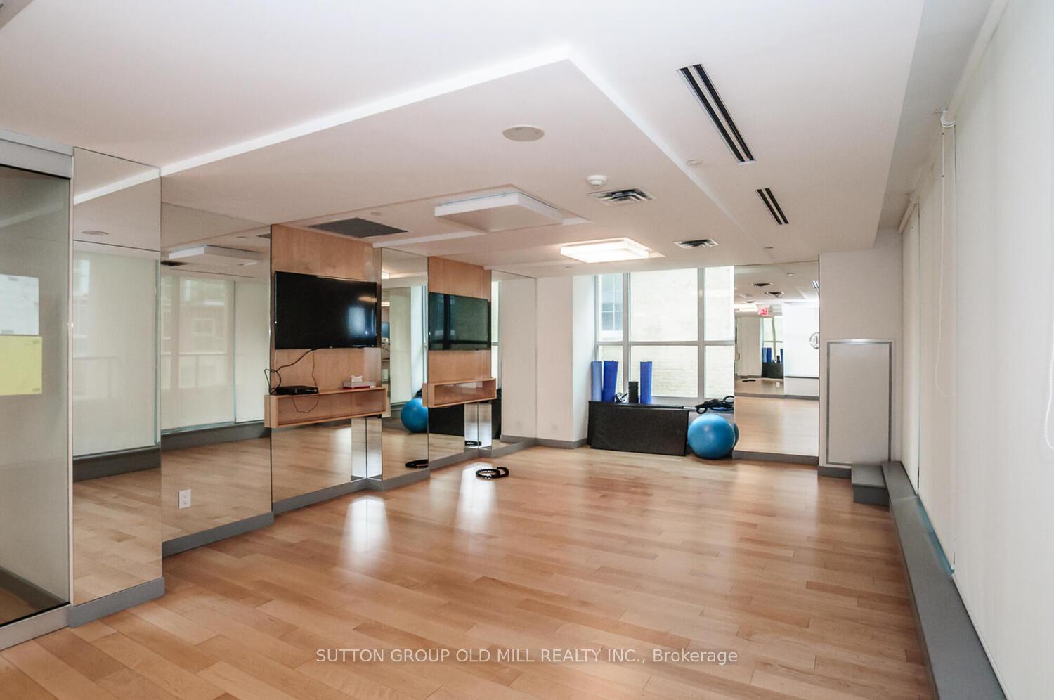 2 Bedrooms Condo at 105 George, Toronto For sale