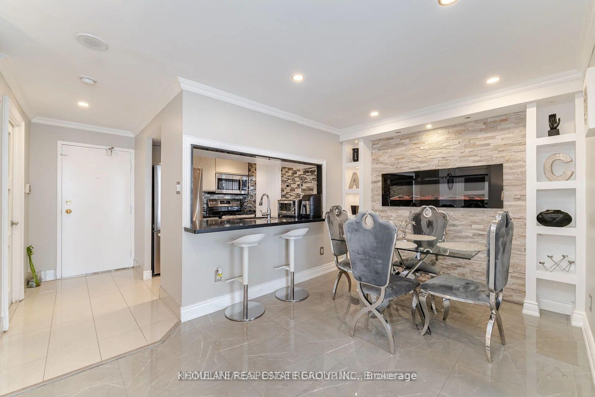3 Bedrooms Condo at 265 ENFIELD, Mississauga For sale