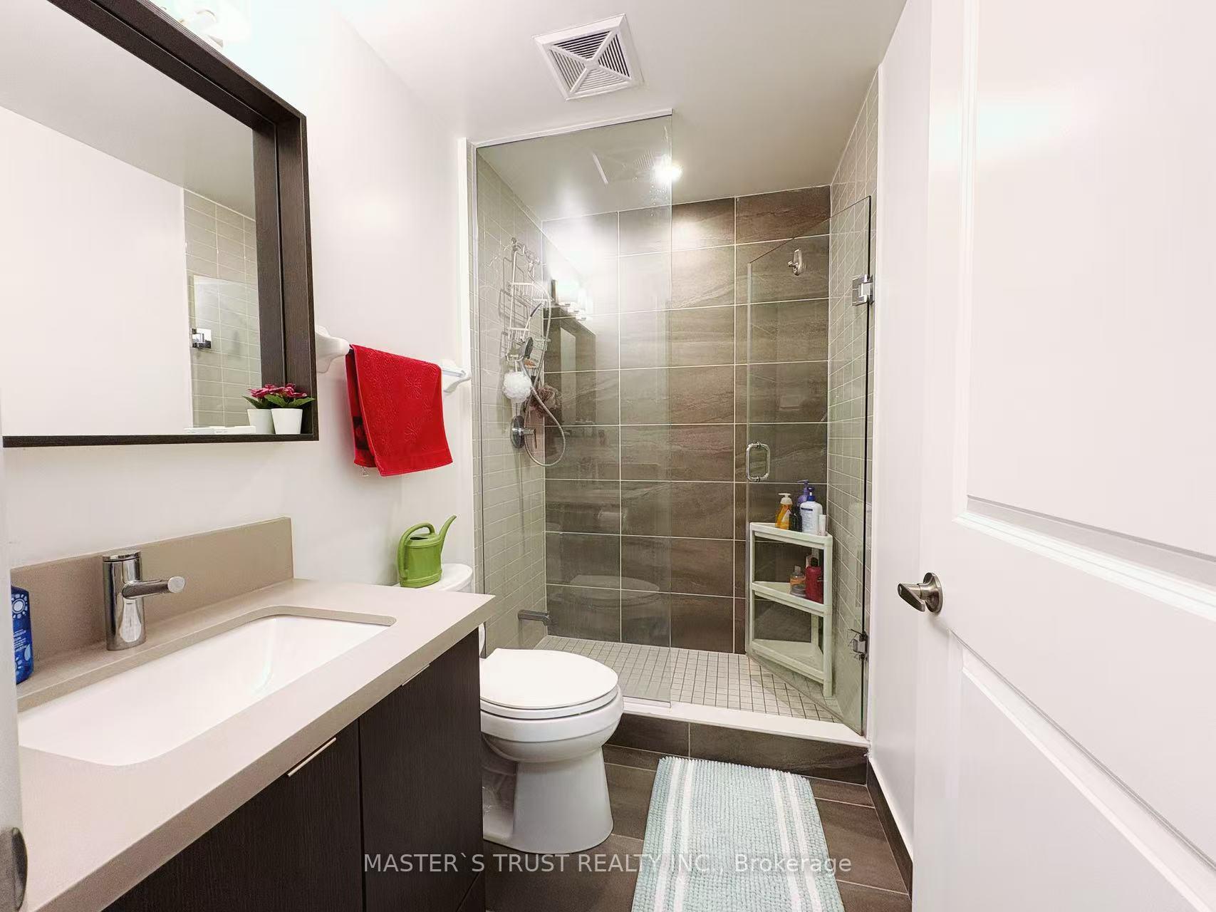 2 Bedrooms Condo at 4699 Glen Erin, Mississauga For sale