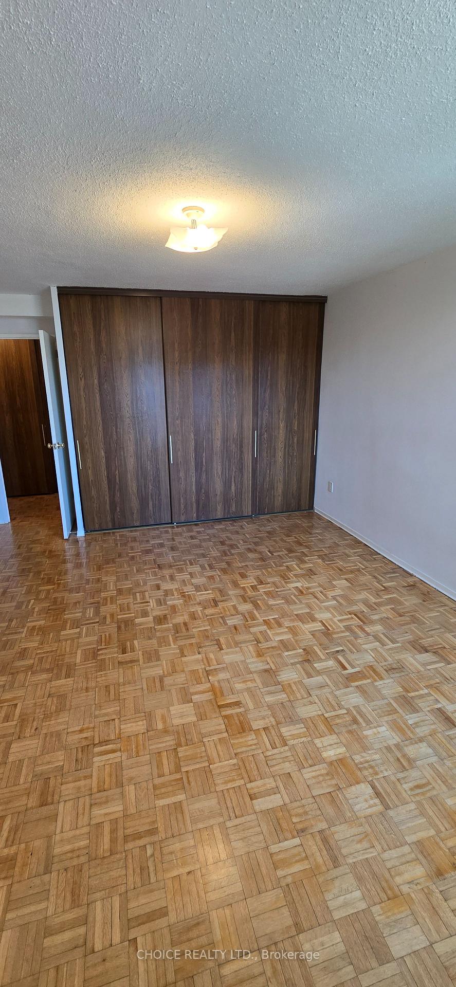 2 Bedrooms Condo at 714 The West Mall, Toronto For sale