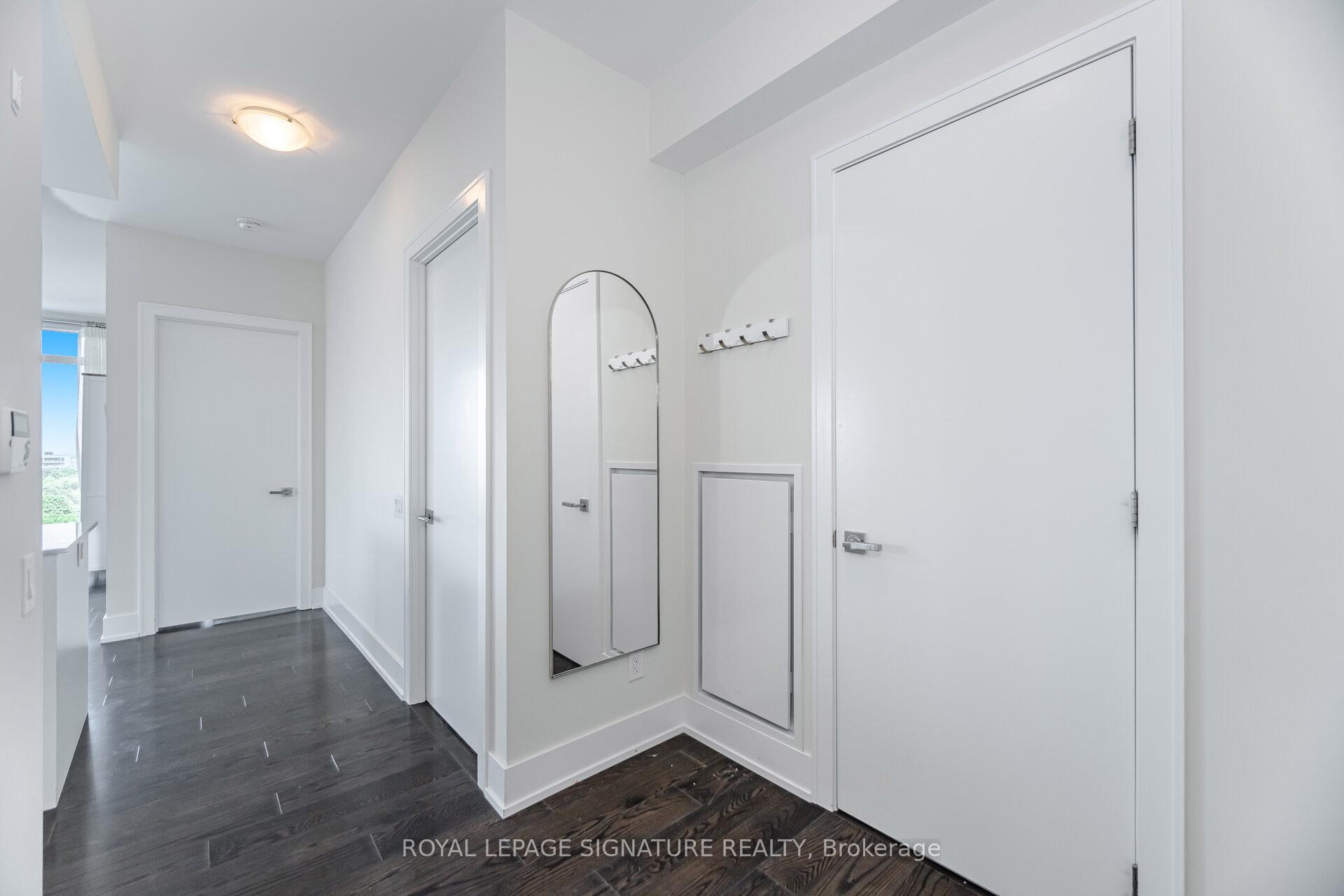2 Bedrooms Condo at 170 Avenue, Toronto For sale
