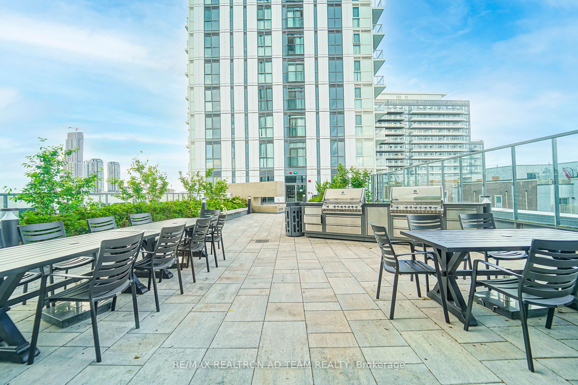 Condo at 10 Honeycrisp, Vaughan For sale