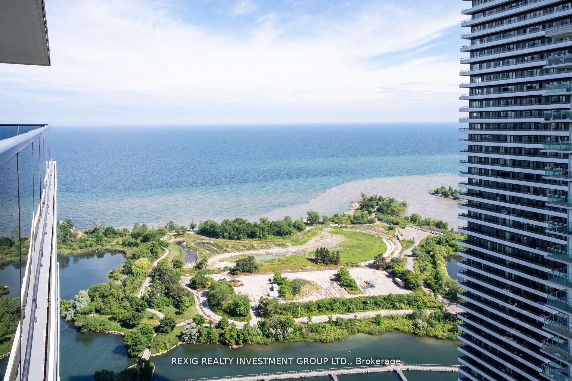 2 Bedrooms Condo at 70 Annie Craig, Toronto For sale
