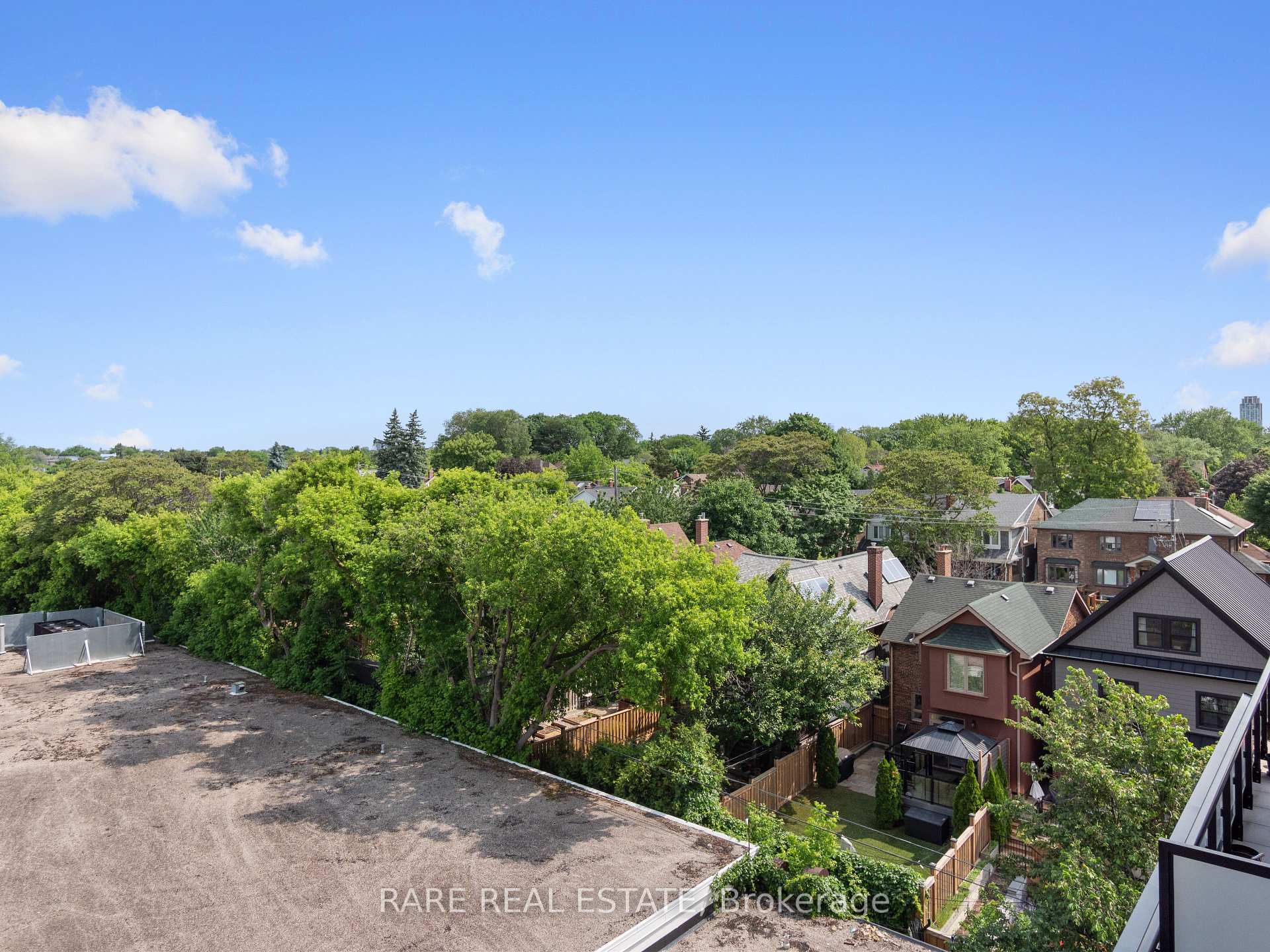3 Bedrooms Condo at 185 Alberta, Toronto For sale