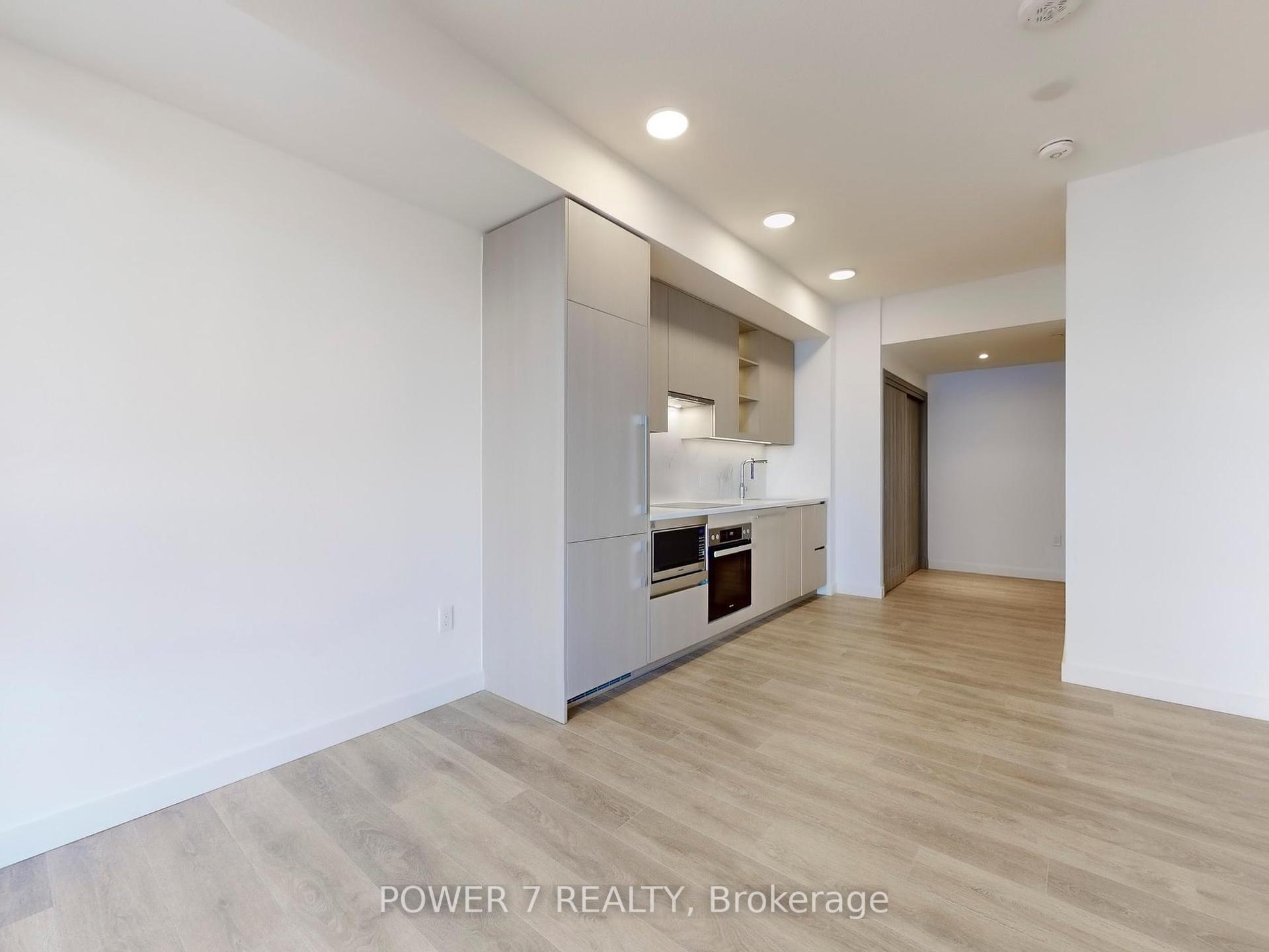 1 Bedroom Condo at 27 McMahon,  Toronto For sale