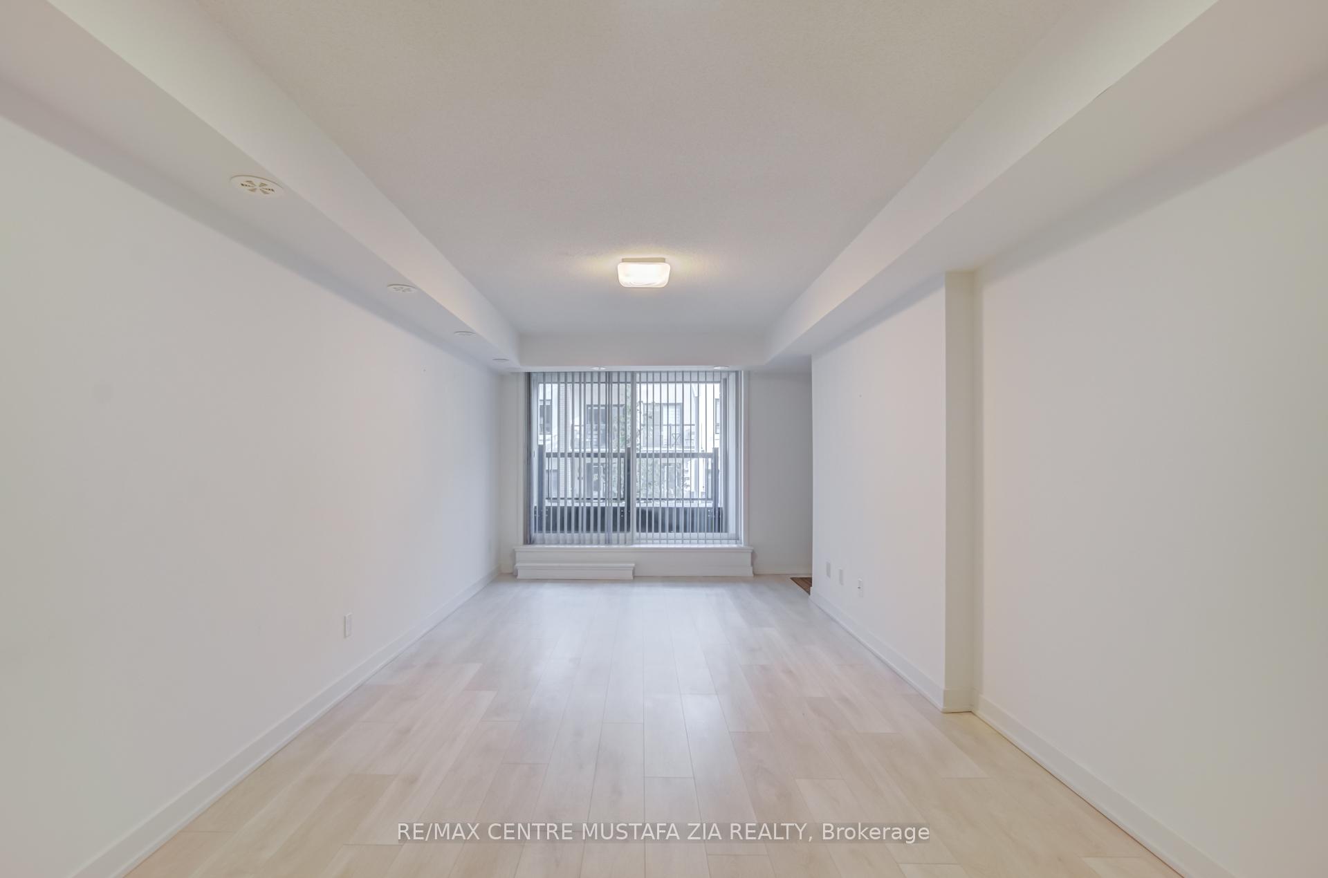 2 Bedrooms Condo at 1129 Cooke, Burlington For sale