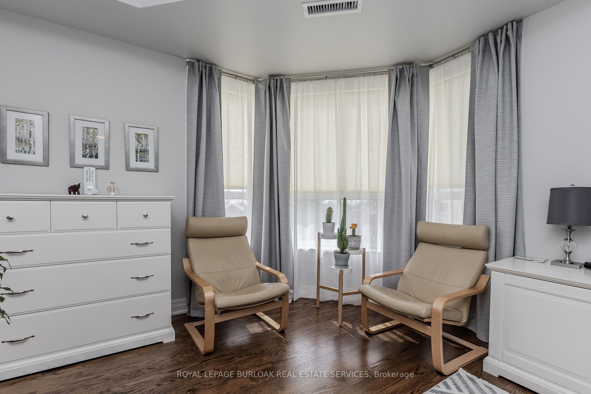 2 Bedrooms Condo at 2085 Amherst Heights, Burlington For sale