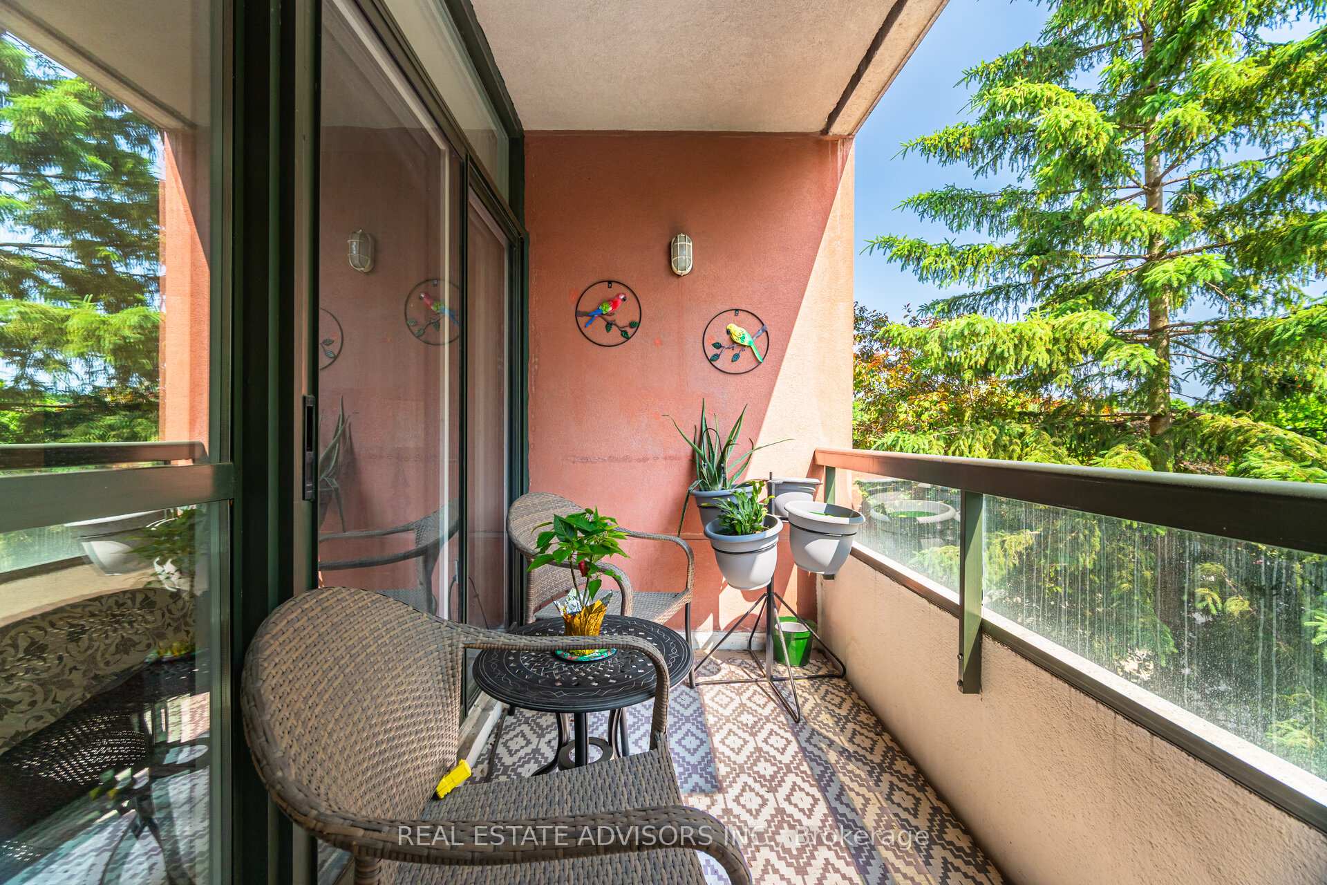 3 Bedrooms Condo at 53 Woodbridge, Vaughan For sale