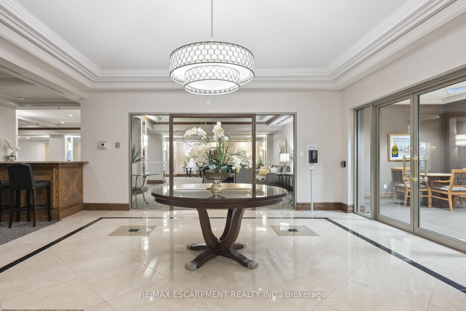 1 Bedroom Condo at 1900 The Collegeway, Mississauga For sale