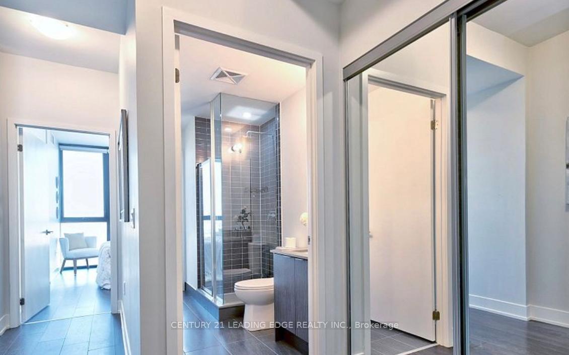 2 Bedrooms Condo at 2908 Hwy 7, Vaughan For sale