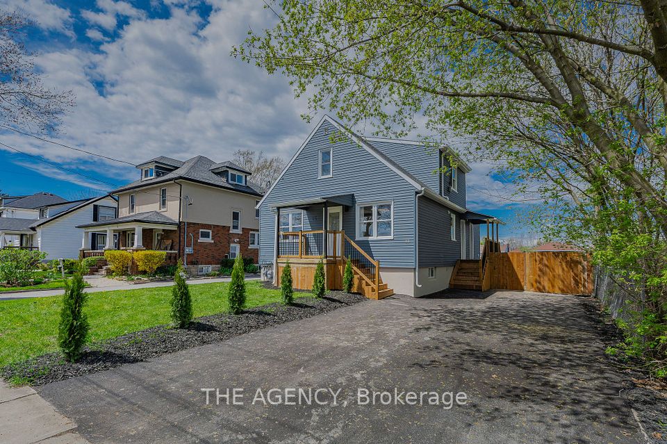 15 McCain Street, Port Colborne, ON L3K 3P7