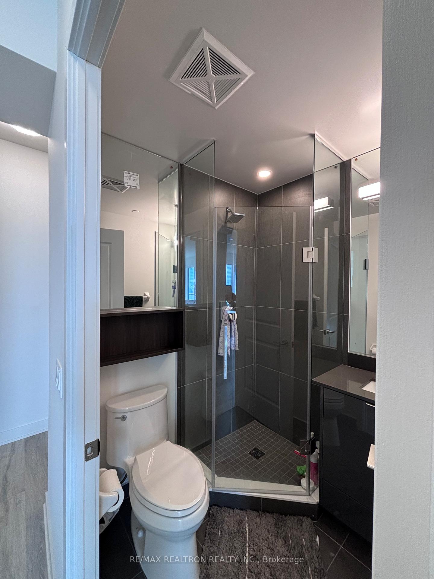 3 Bedrooms Condo at 100 Dalhousie, Toronto For sale