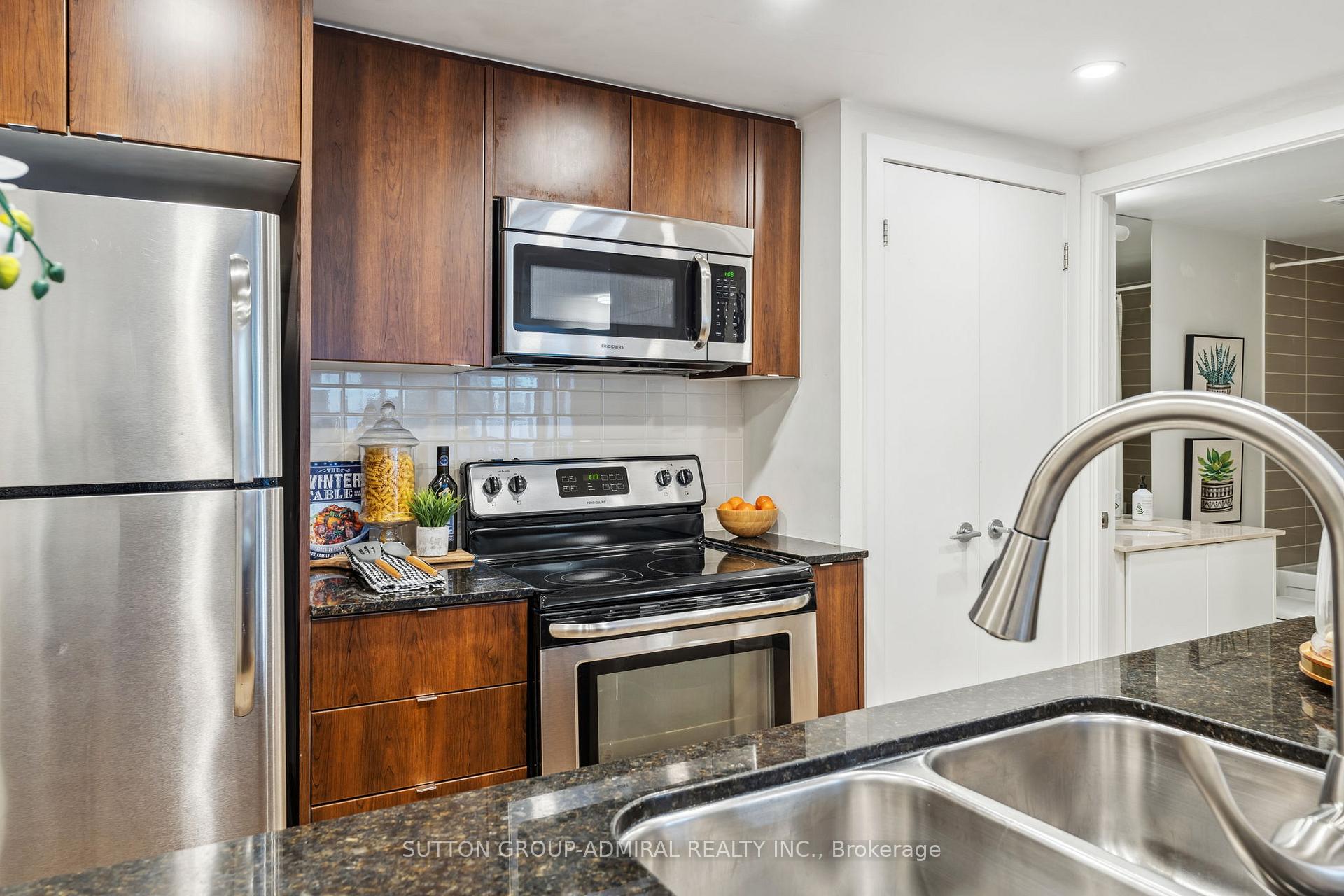 2 Bedrooms Condo at 55 East Liberty,  Toronto For sale