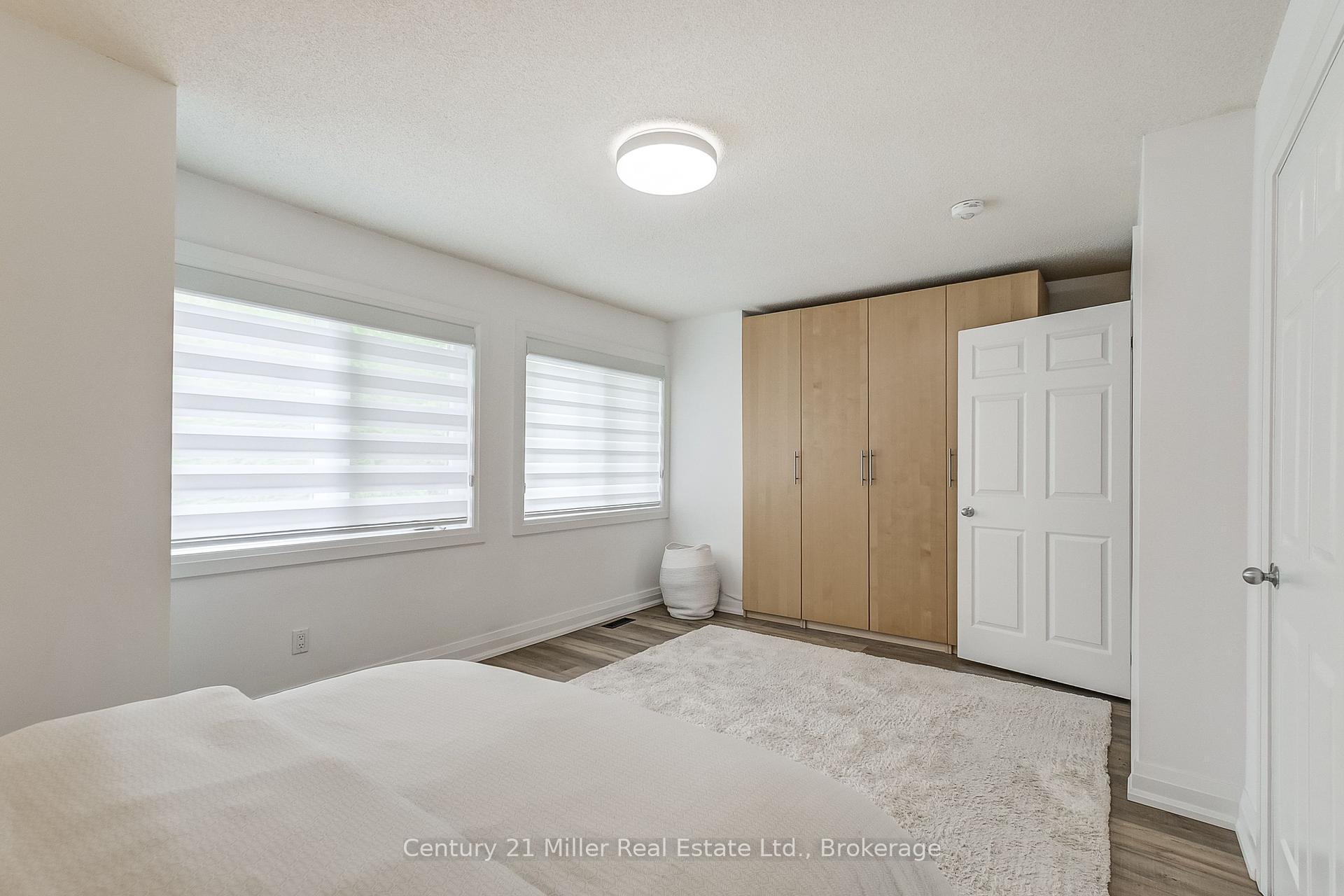 3 Bedrooms Condo at 1120 Queens, Oakville For sale
