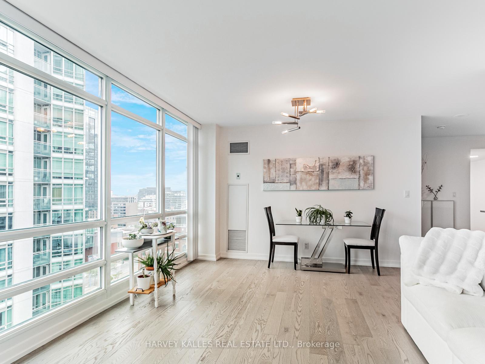 381 Front Street W 1810