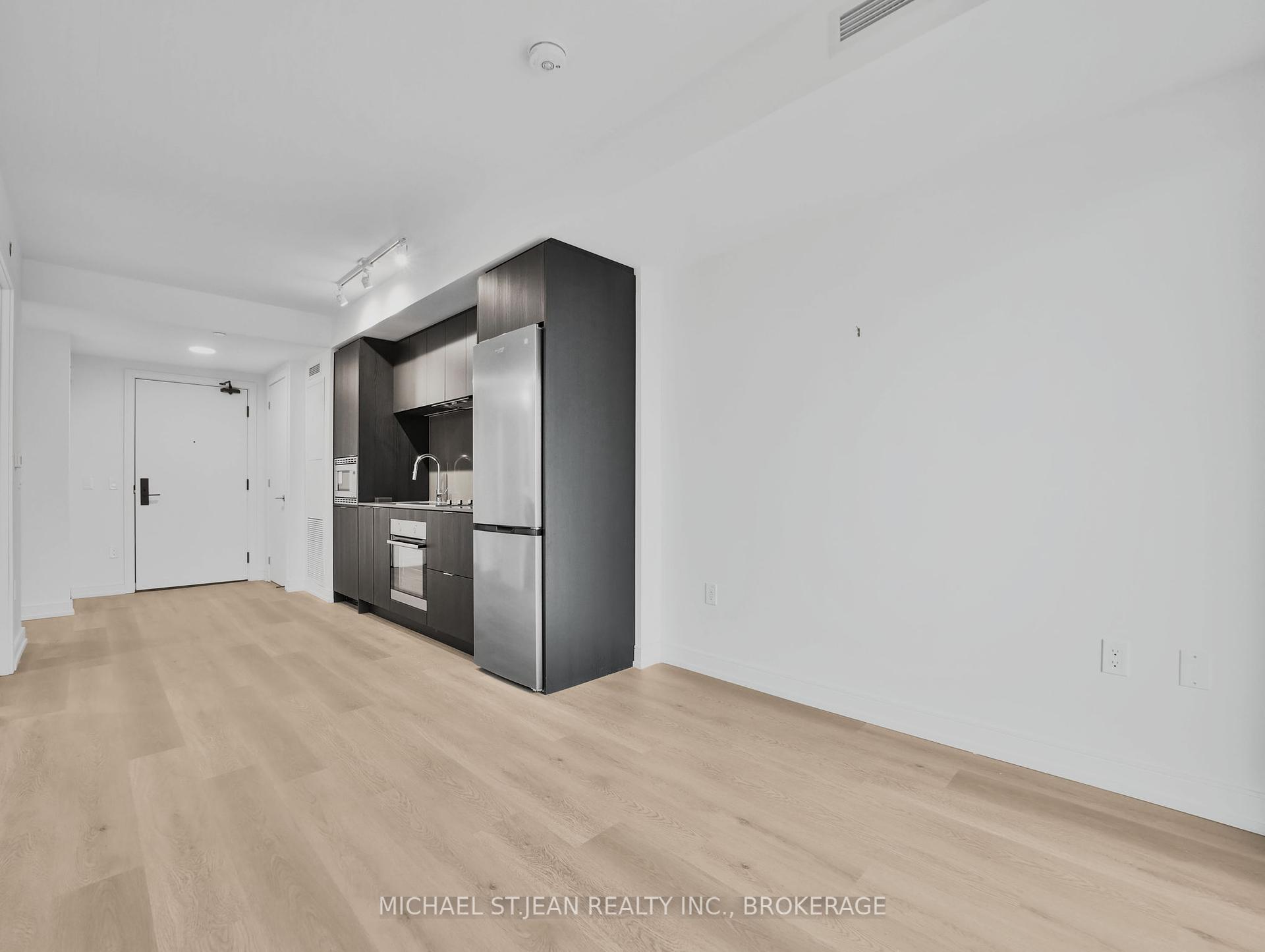 1 Bedroom Condo at 1 Jarvis,  Hamilton For sale