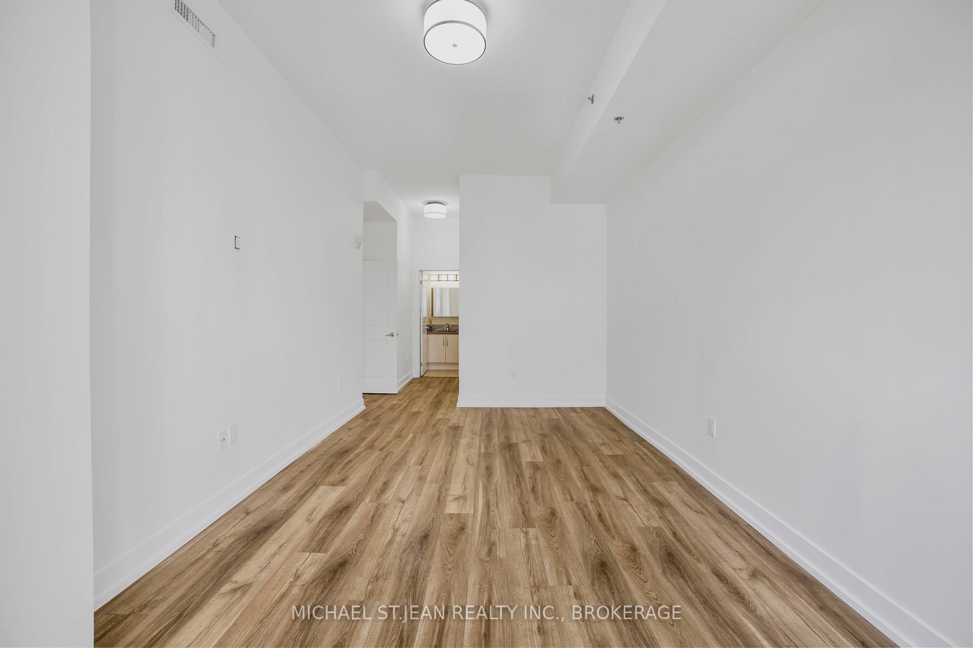 2 Bedrooms Condo at 90 Charlton,  Hamilton For sale