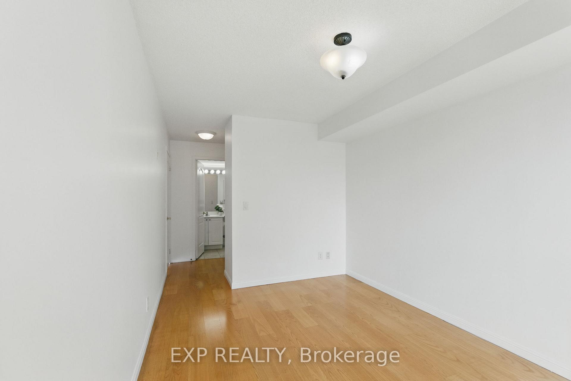2 Bedrooms Condo at 18 Stafford, Toronto For sale