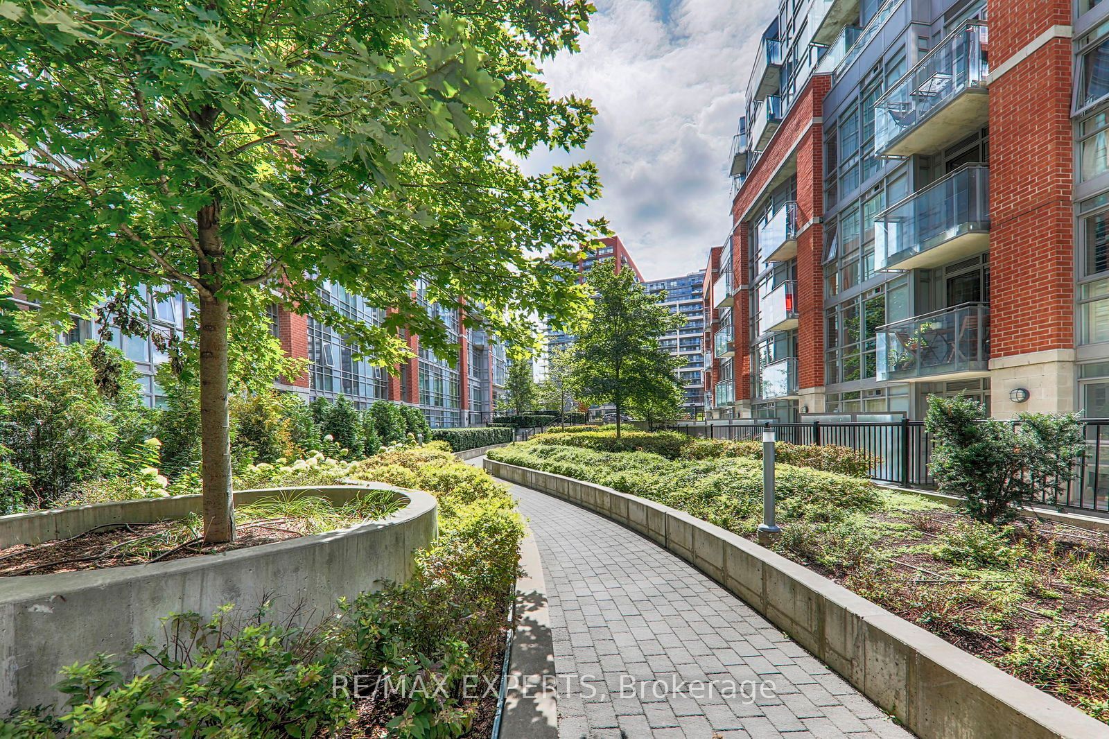 170 Sudbury Street 711